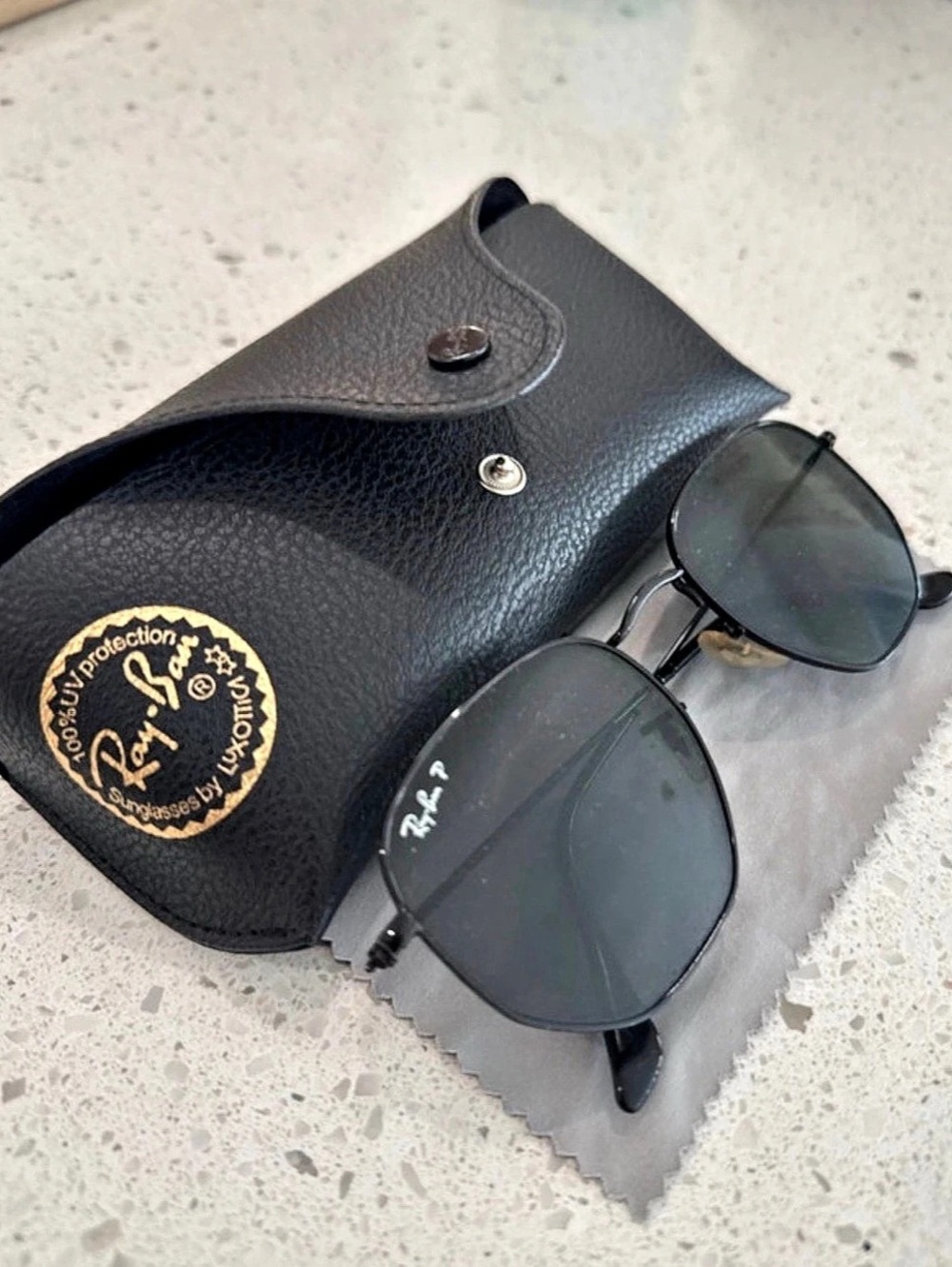 Ray-Ban Round Metal Sunglasses Black